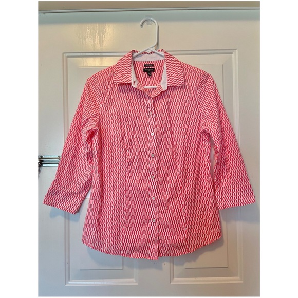Talbots Wrinkle Resistant Red & White 3/4 Sleeve Button Down Shirt Size 6P - Picture 1 of 3